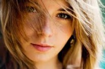 How to Attract Men in Public?